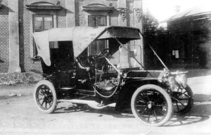 Marta, prima mașină produsă în România FOTO: Dumitru Opriş - http://www.cimec.ro/Muzee/auto/auto.htm/via Wikimedia Commons